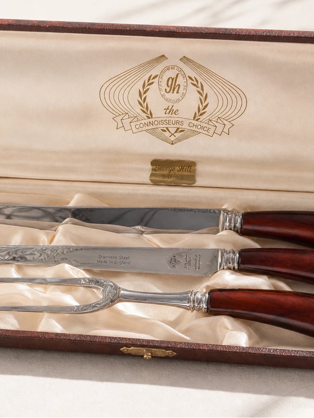 George Hill Sheffield Carving Set with Wood Handles - Cream & Brown